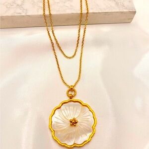 Elegant Gold and White Floral Pendant Necklace